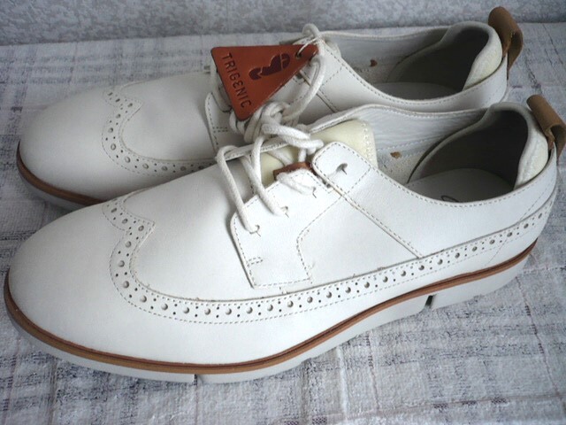 Clarks クラークス★Trigenic（トライジェニック　ウイングチップウォーキングシューズ　　