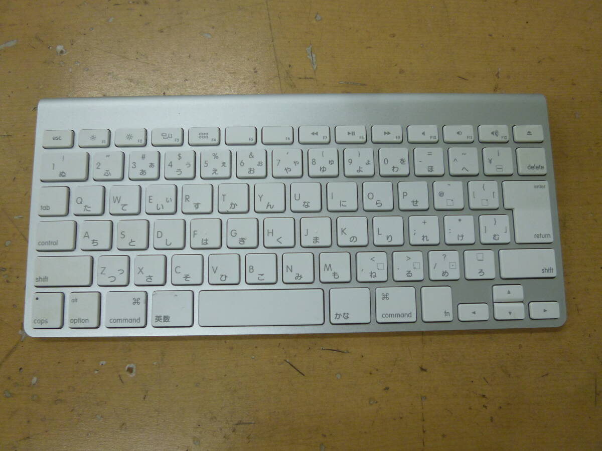中古 アップル Apple 純正 ワイヤレスキーボード A1314 [K-124] 送料無料(北海道・沖縄・離島・佐川急便中継料金がかかる地域は除く)