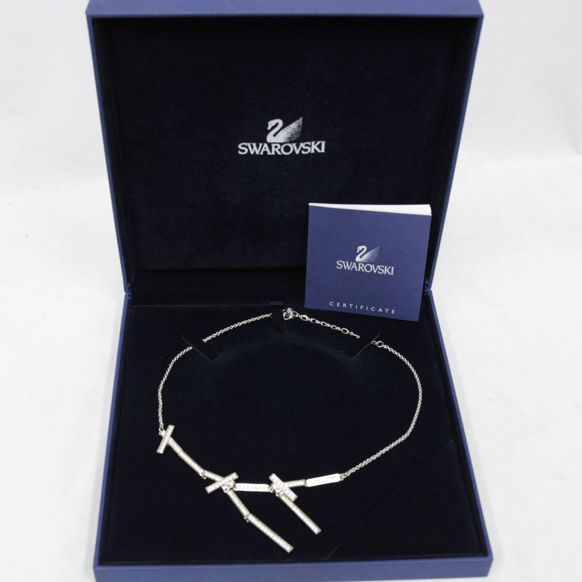 美品 SWAROVSKI スワロフスキー ネックレス クリスタル バー ストレート シルバー ケース付き レディース アクセサリー 2511-K0042M(NT)