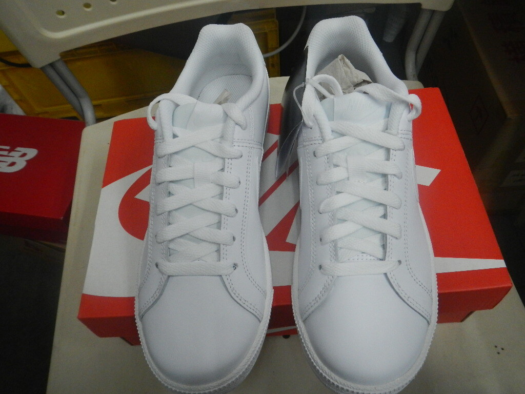 ■売切り■未使用■ナイキ NIKE 24cm WMNS COURT ROYALE ウィメンズ コートロイヤル 749867 カラー 105■