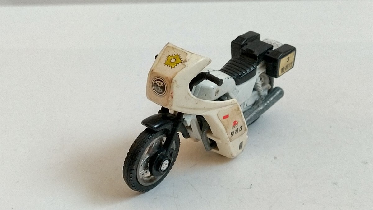 黒箱トミカ ホンダ 白バイ