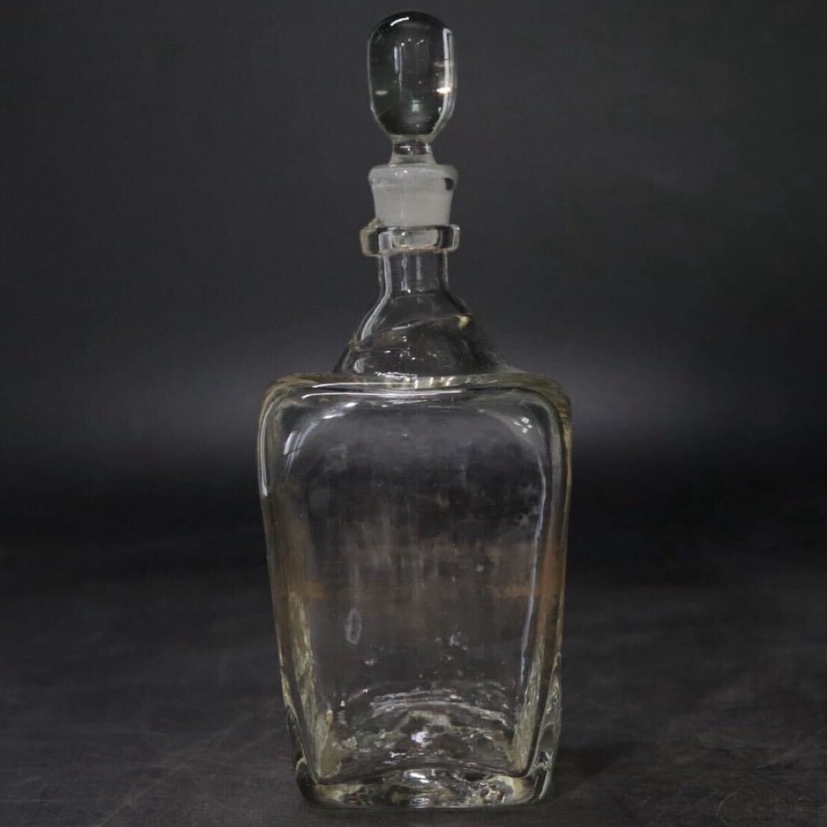 レトロ　透明　吹きガラス　蓋付瓶　/　工芸ガラス　倉敷ガラス　飾瓶　レトロガラス　トロトロ　.B2383