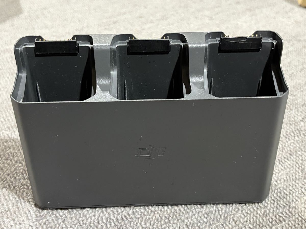 純正品【中古】DJI AIR3/AIR3S エアー3 /3S フライトバッテリー充電器（3連ハブ）チャージャー　充電機