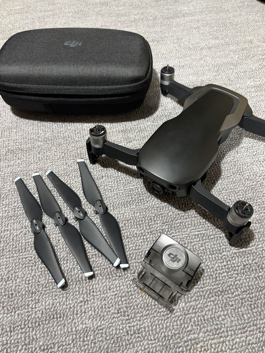 【美品　機体のみ】DJI MAVIC AIR マビックエアー ブラック　即決にて　新品純正プロペラおまけ　4K ドローン 無人航空機操縦士　スペア　