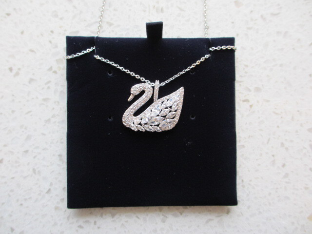 未使用　Swarovski SWAN Necklace　スワロフスキーネックレス シルバー