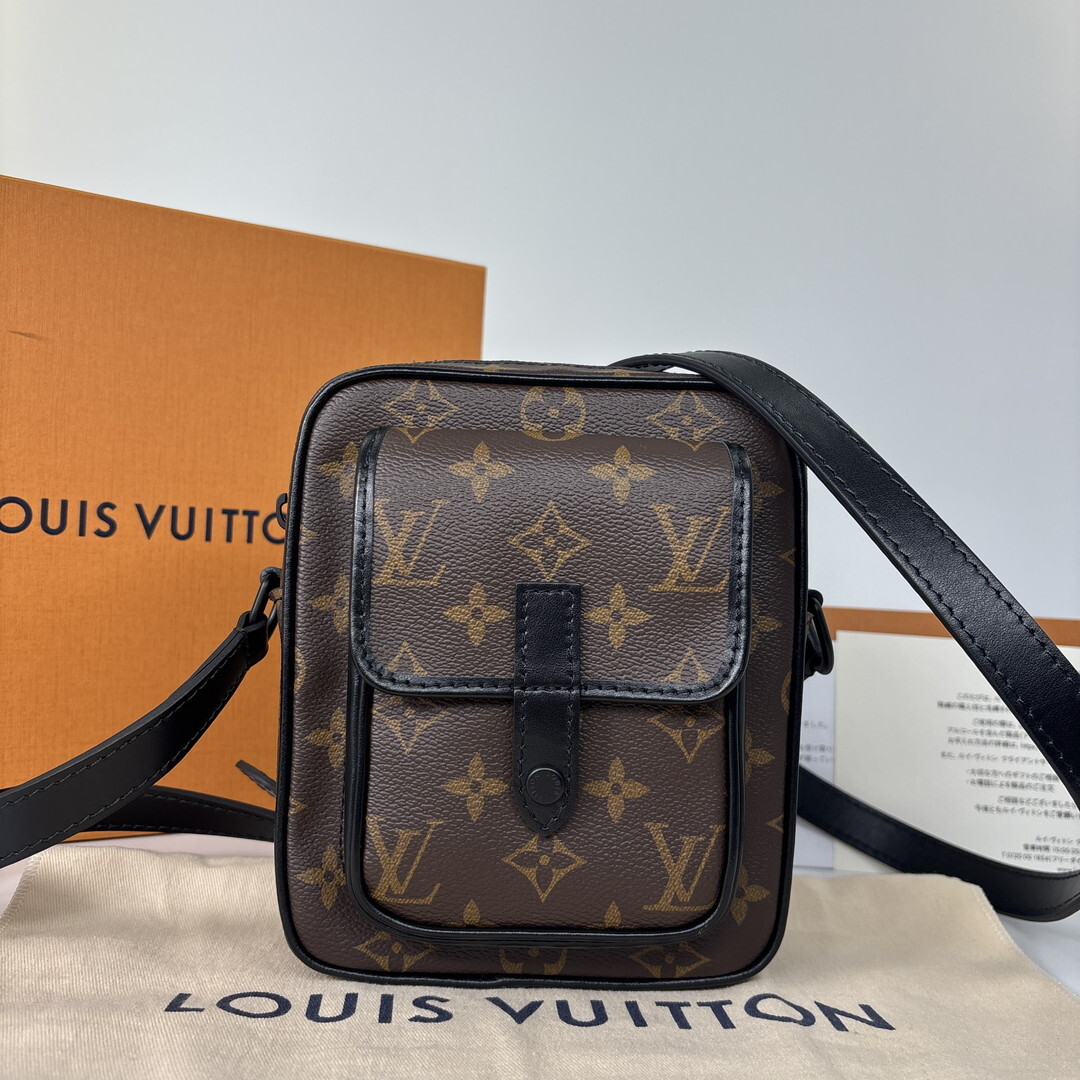 新品未使用 Louis Vuitton ルイヴィトン モノグラムマカサー クリストファー ショルダーバッグ レザー M69404 ウェアラブル ウォレット