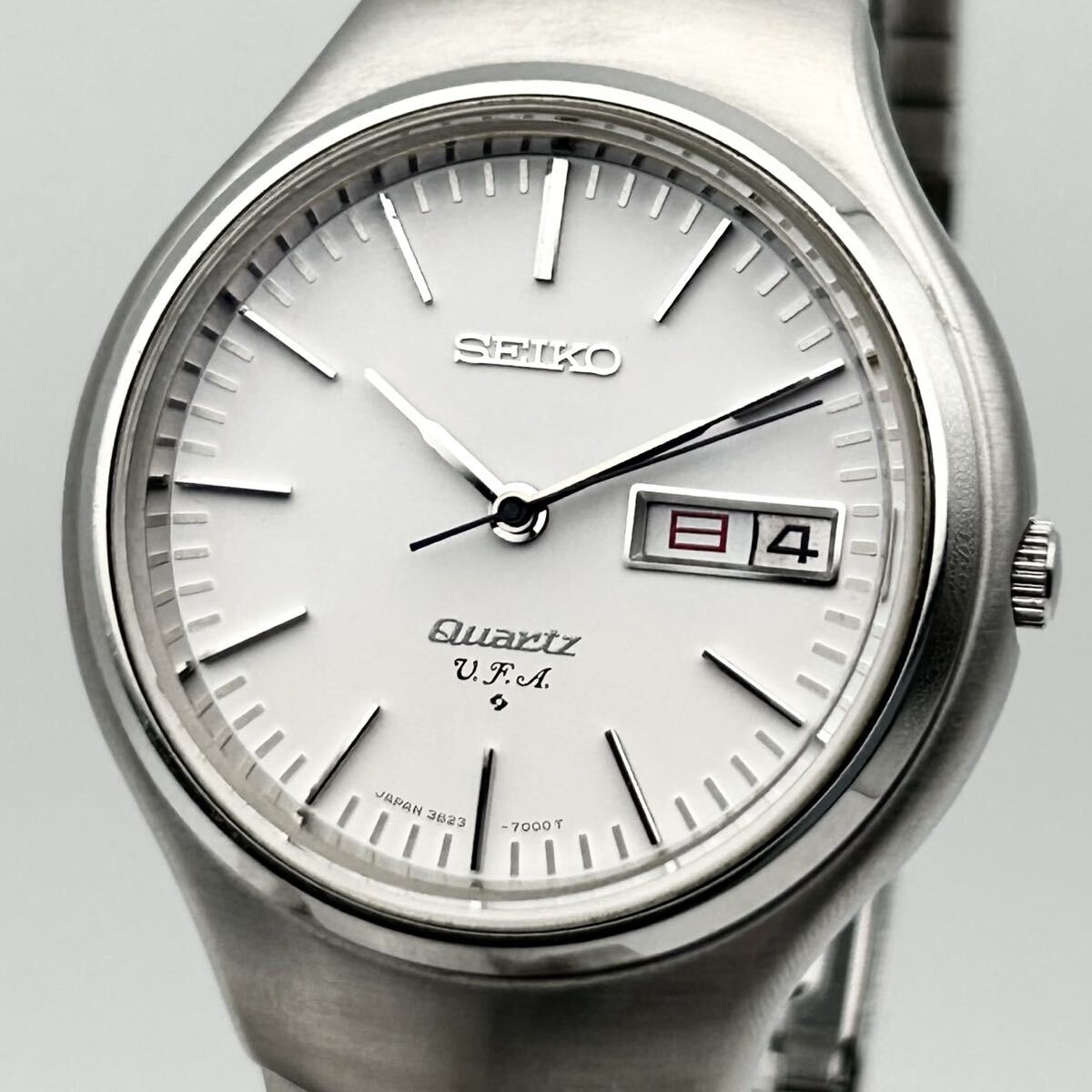 【希少個体 新品電池 稼動】SEIKO セイコー QUARTZ V.F.A 3823-7001 フジツボ 初期クォーツ最高峰 japan vintage 1974年5月 腕時計
