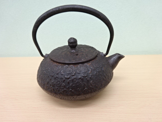 【＃18349】南部鉄器　急須　桜模様　※保管品/現状品※