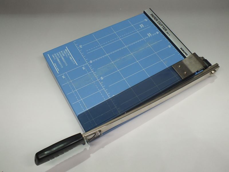 KOKUYO コクヨ 裁断機 ペーパーカッター DN-4 事務 用品 文具