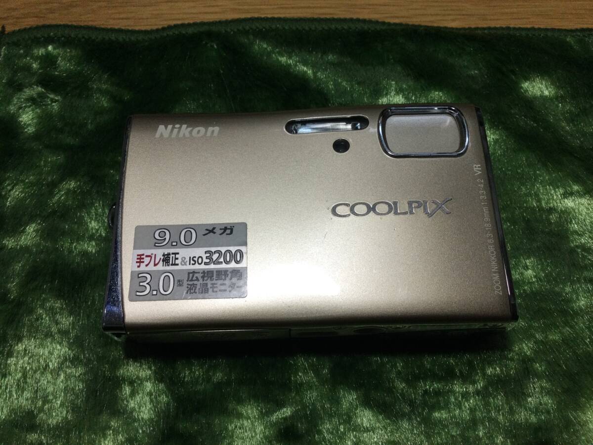 古いニコンCOOLPIX中古