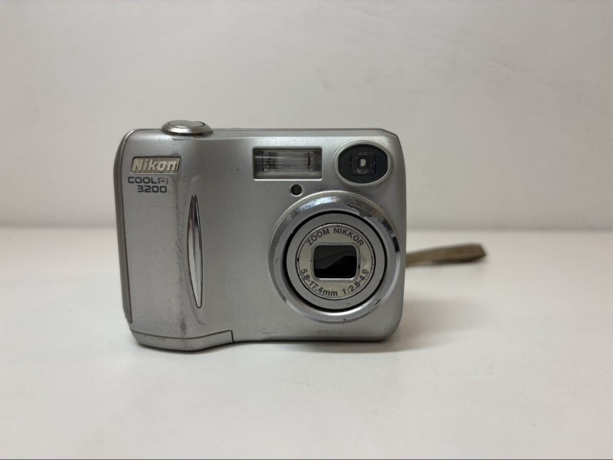 Nikon COOLPIX 3200 シルバー コンパクトデジタルカメラ動作確認済み