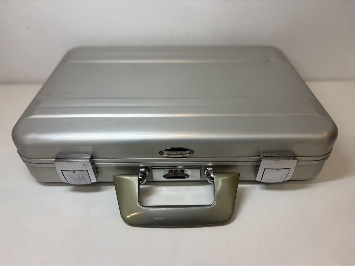 ZERO HALLIBURTON ゼロハリバートン アルミニウム ダイヤルロック式 アタッシュケース ビジネスバッグ 書類かばん シルバー系