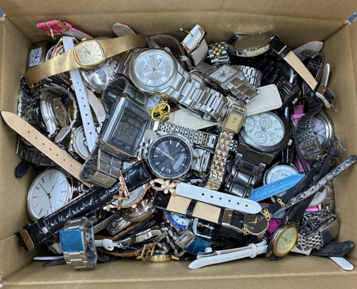 1円スタート 腕時計 ジャンク品 まとめ 大量 等 約5.6kg CITIZEN SEIKO RADO 等 動作未確認 AF0402え
