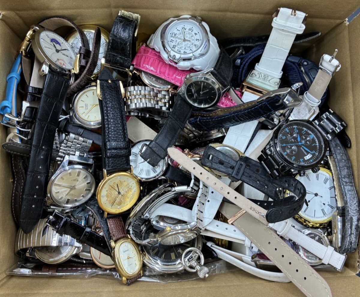 1円スタート 腕時計 ジャンク品 まとめ 大量 等 約5.1kg CITIZEN SEIKO GUESS 等 動作未確認 AF0402う