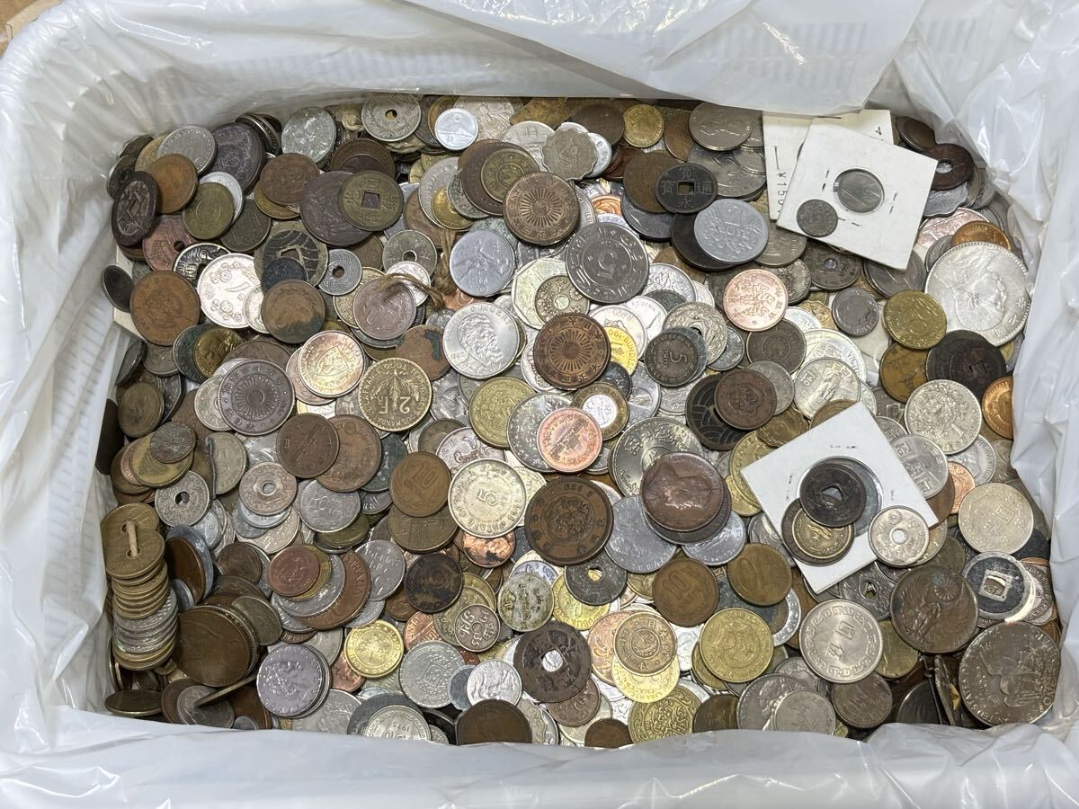 日本や外国の古銭まとめて約14kgセット　古銭　近代銭　雑銭 ジャンク 大量 4/19