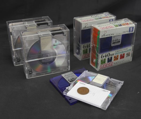 MOディスク17枚まとめて 未使用と思われるMITUBISHI 9枚 IMATION 6枚 ラベルにタイトルの書かれた二枚 未チェック現状にて