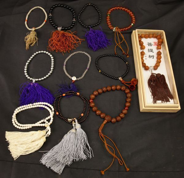 数珠色々まとめて 赤珊瑚×海松？水晶？黒真珠？色々まとめて現状にて 　　　　　　　検索→伽羅 沈香 白檀 琥珀 仏教 仏像 修験道 陰陽道