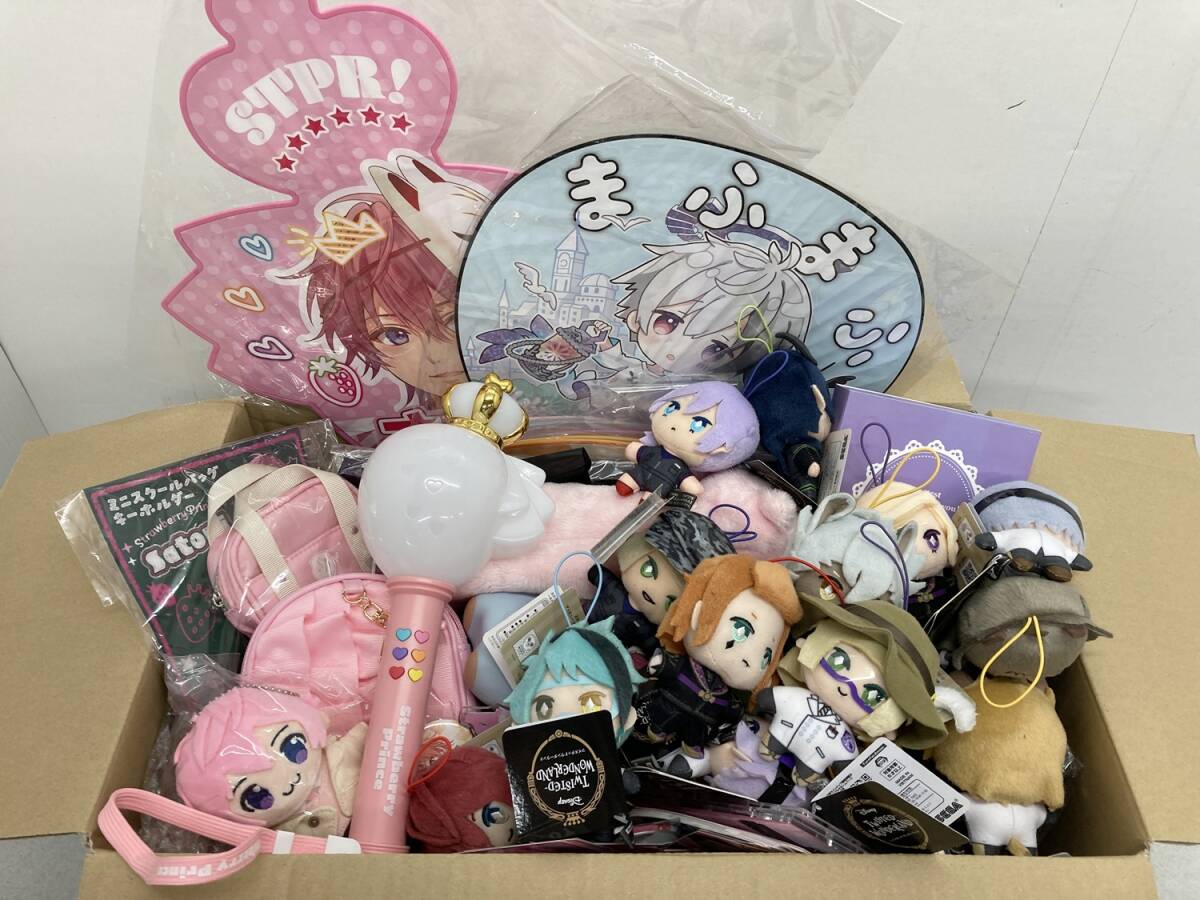 0641159S★ 【現状】乙女系 グッズまとめ売りすとぷり 刀剣乱舞 ペンライト ぬいぐるみ 缶バッジ 一番くじ ツイステ ヒプマイ まふまふ