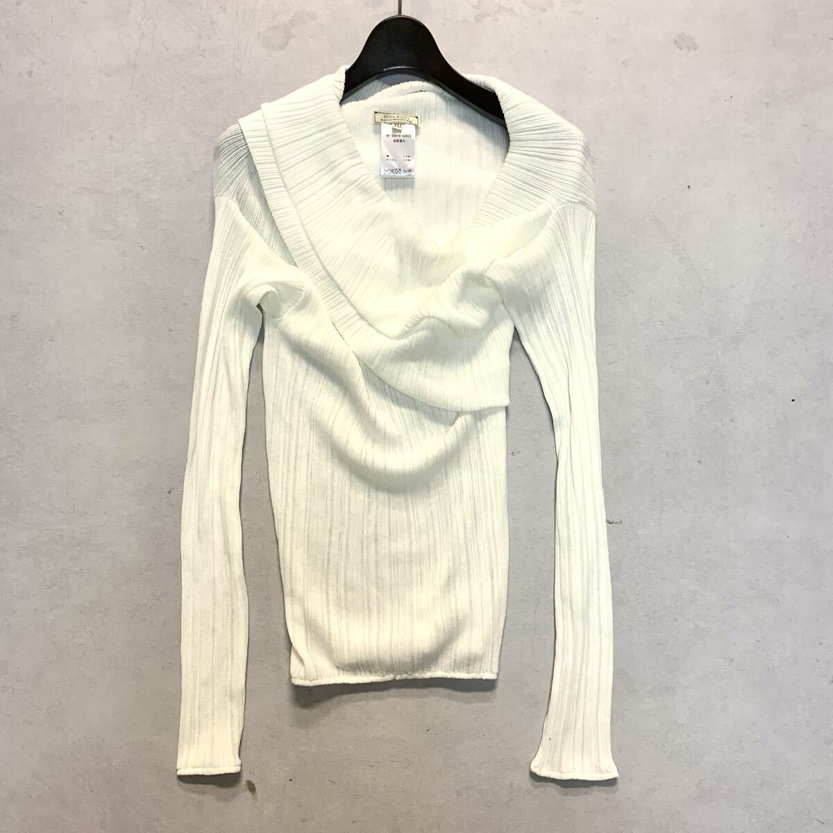 A ▼ イタリア製 '高級感溢れる' Nina Ricci ニナリッチ 長袖 オフショル リブニット セーター TU レディース 婦人服 トップス