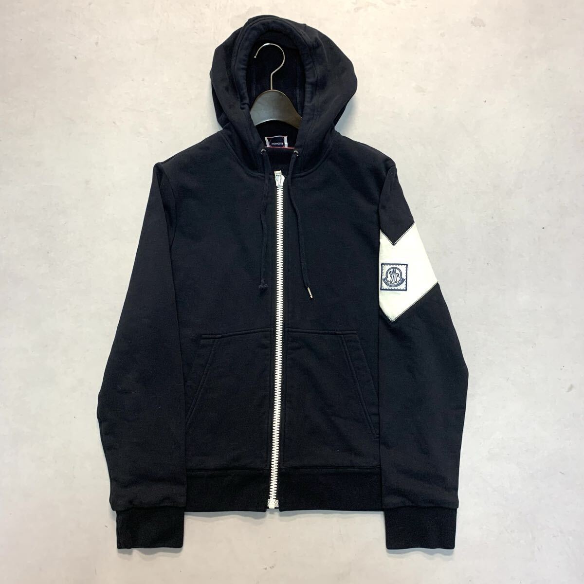 A ▼ 希少!! イタリア製 '高級感溢れる' MONCLER モンクレール GAMME BLEU ジップアップ スウェット パーカ フーディ L アウター