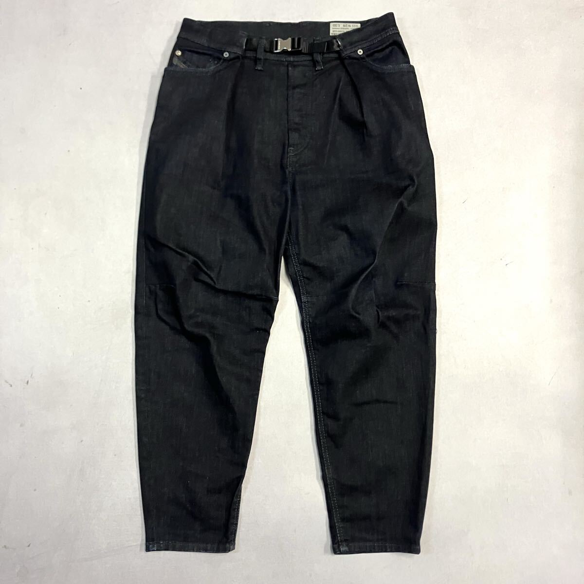 B ▼ 洗練されたデザイン DIESEL ディーゼル TRUCKTER-SP ストレッチ テーパード デニムパンツ ジーンズ 28×30 メンズ ボトムス