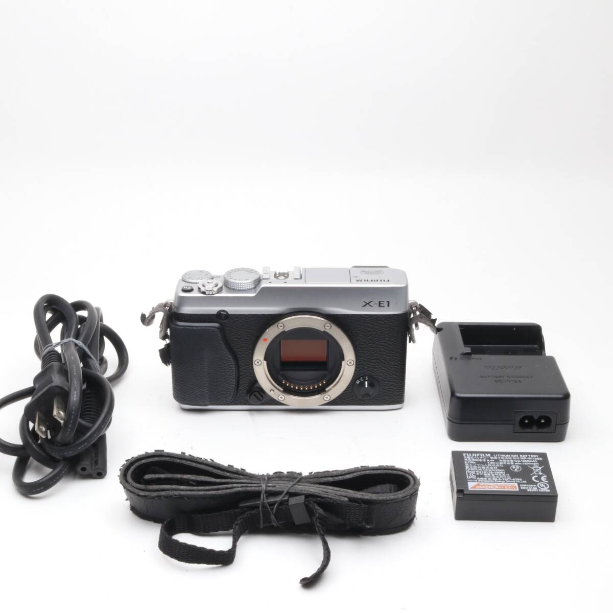 FUJIFILM X-E1 ボディ シルバー ミラーレス一眼レフカメラ 〔FUJIFILM X マウント〕