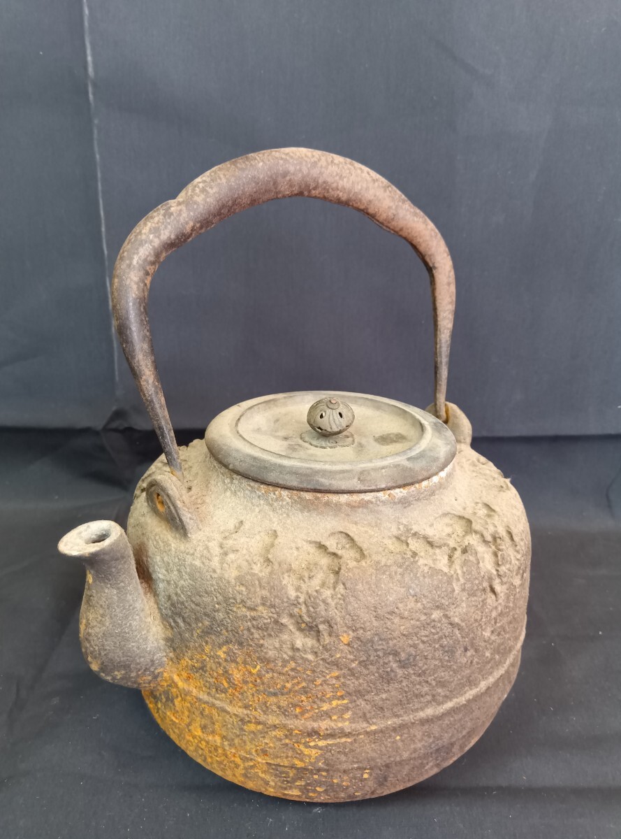 【詳細不明】龍文堂造 鉄瓶 提手 急須 造 茶道具 煎茶道具 湯沸 金属工芸 時代物 重量約1.8kg