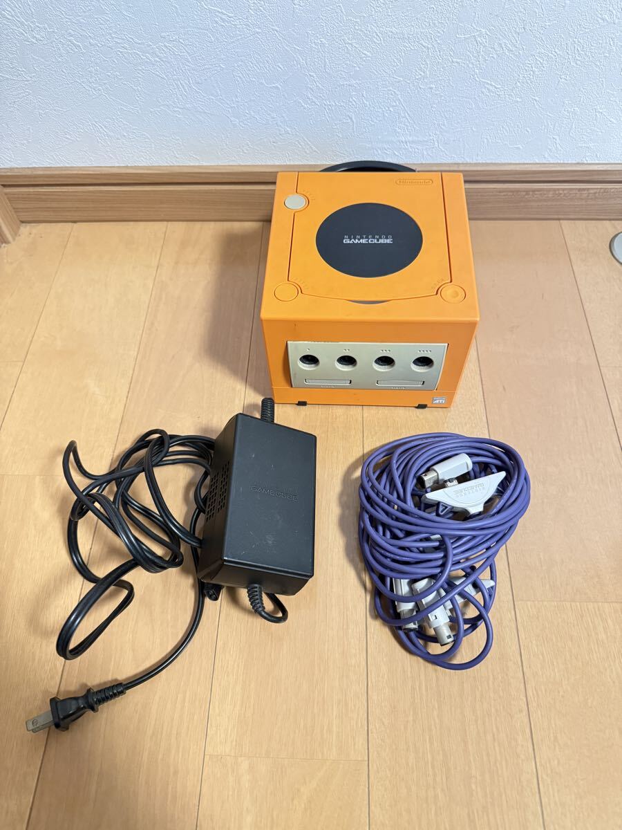 1円から　【通電OK】ニンテンドー ゲームキューブ 本体 オレンジ DOL-001(JPN) ACアダプタ/ケーブル付き 任天堂 GC GameCube 現状渡し