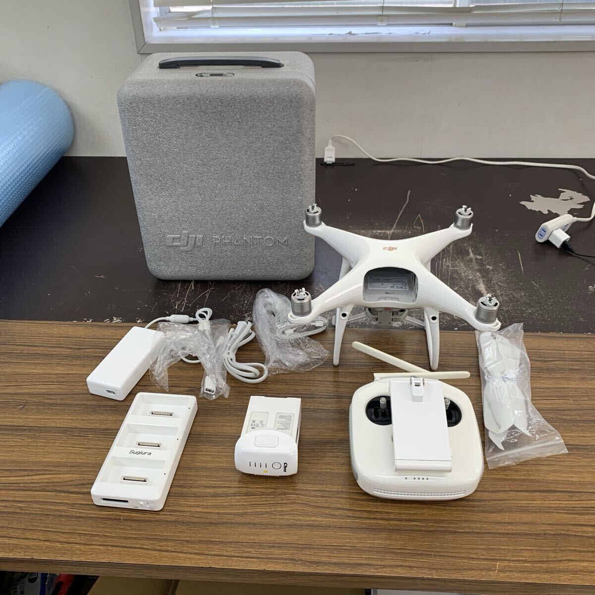 現状品 カメラドローン DJI Phantom 4 Pro V2.0 WM331S 通電確認済み ドローン機体 