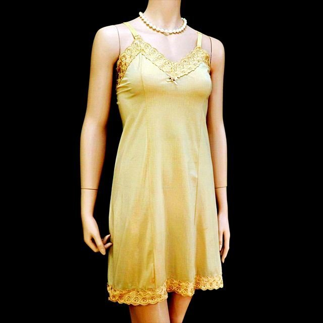 CE7-R55☆//バスト90㎝のLサイズ♪誰もが見惚れるエレガントさ*ナイロン100％☆伸縮性有*スリップ※一番安価な送料はゆうパケットなら250円