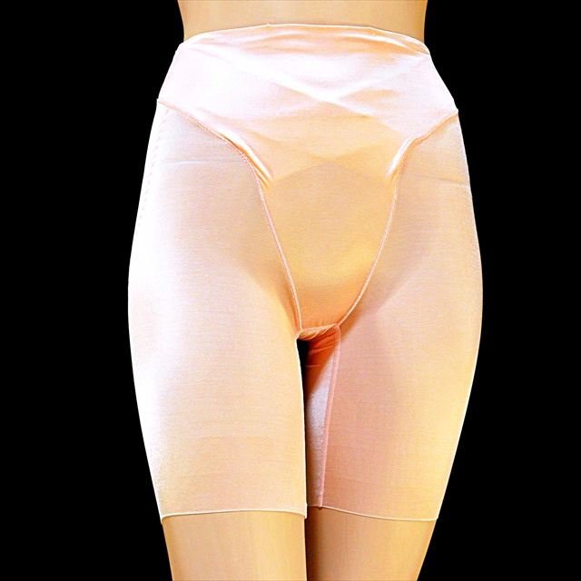 CE8-B06☆//Triumph/トリンプ♪美つやピンクにドキドキしちゃう☆美シルエットをGET♪ガードル※一番安価な送料はゆうパケットなら250円