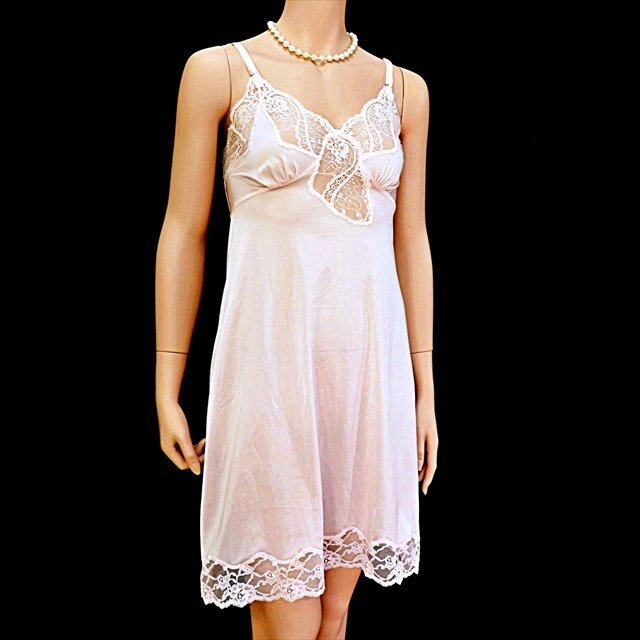 CE7-Y83//日本製☆ナイロン100％☆さらりとした肌ざわり☆上品でときめく透け感レース☆スリップ※一番安価で送料はゆうパケット250円