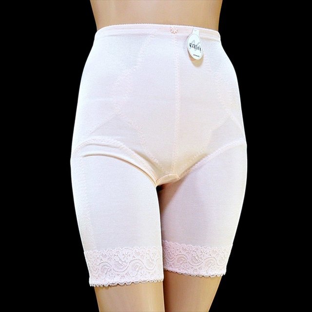 CE7-Y80//グラマーな2XL/90サイズ☆新品タグ付き☆ハミ肉をしっかりホールド☆ガードル※一番安価で送料はゆうパケット250円