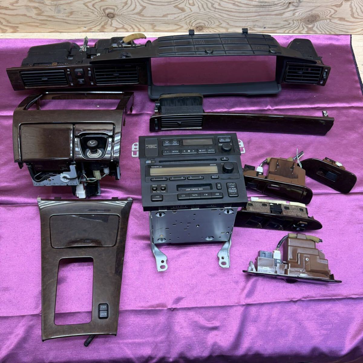 R81028 TOYOTA 15 クラウン 内装パネル まとめ オーディオパネル センターコンソール エアコンパネル カーオーディオ スイッチ 純正 デッキ