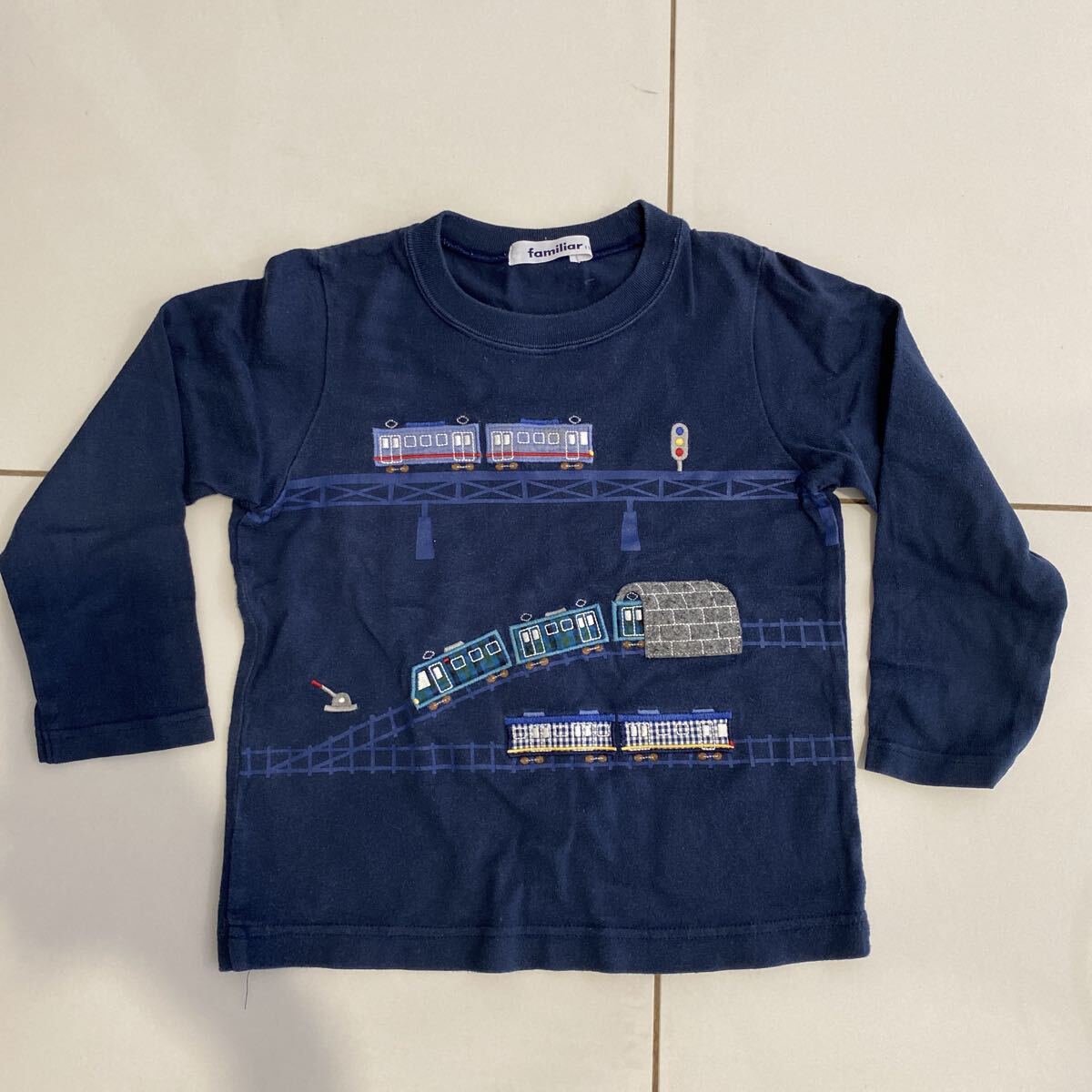 難あり　familiar ファミリア 長袖Tシャツ 男の子 長袖カットソー ロンT ネイビー 長袖 車 トレーナー