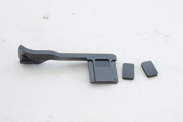 フジフイルム TR-XE4 FUJIFILM X-E4 サムレスト ブラック 美品 7201#J