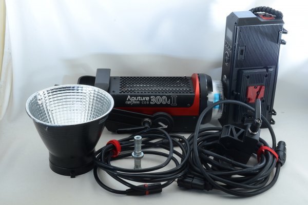 Aputure アプチャー Light Storm COB 300d II LED ビデオライト ライト ライティング 7206#J