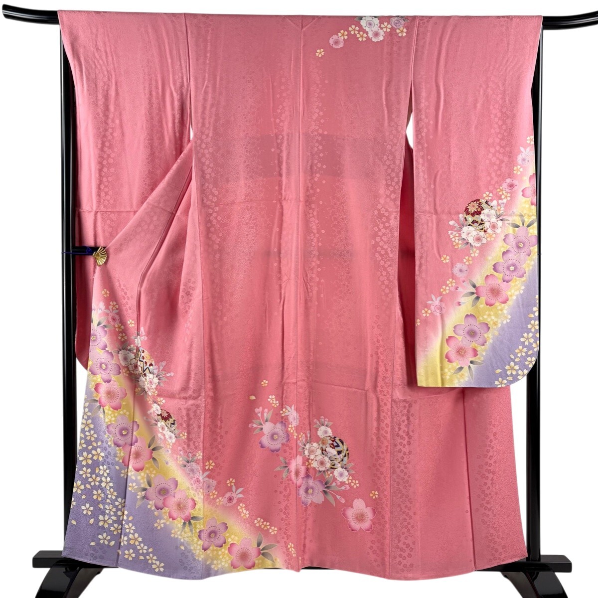 振袖 身丈160cm 裄丈65cm M 袷 手鞠 桜 金糸 金彩 ピンク 正絹 名品 【中古】