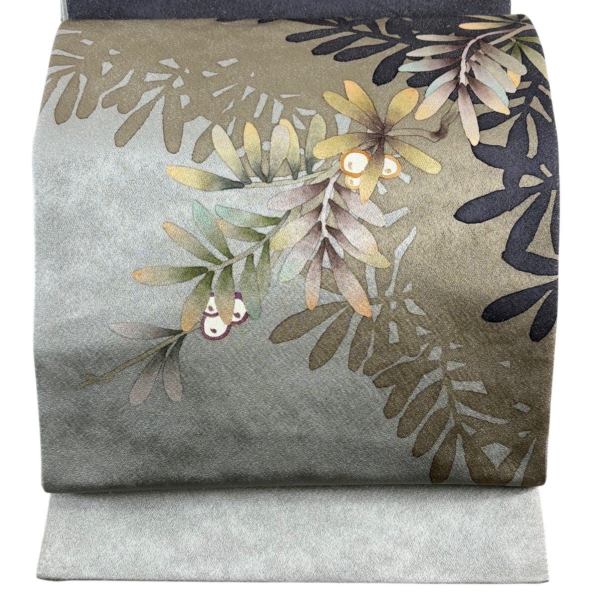 【美品】 袋帯 秀品 葉と実 シルエット 銀糸 灰緑 お太鼓柄 正絹 【中古】