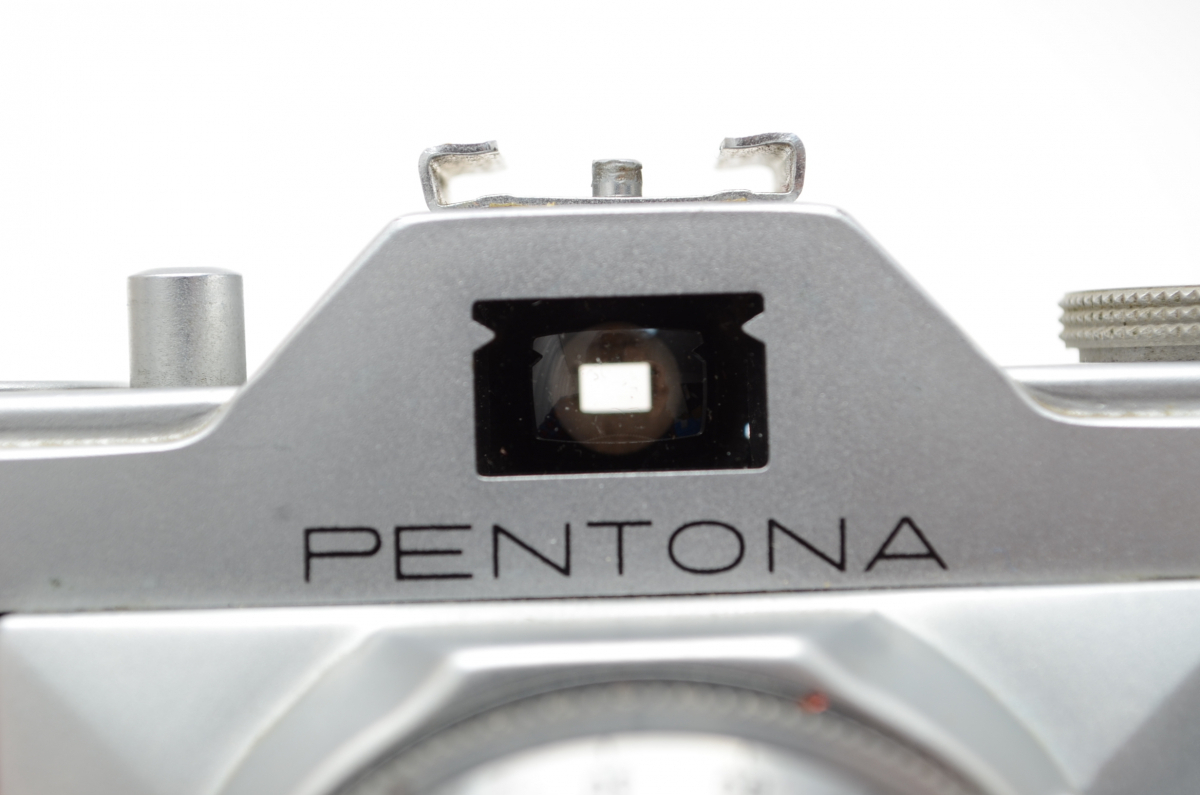 VEB Pentacon PENTONA Meyer-Optik Trioplan 3.5/45 red V PRIOMAT