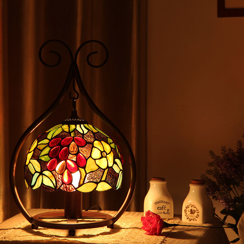 芸術品◆上品◆ステンドランプ ステンドグラス アンティーク 花柄 レトロな雰囲気がおしゃれ ティファニー ランプ