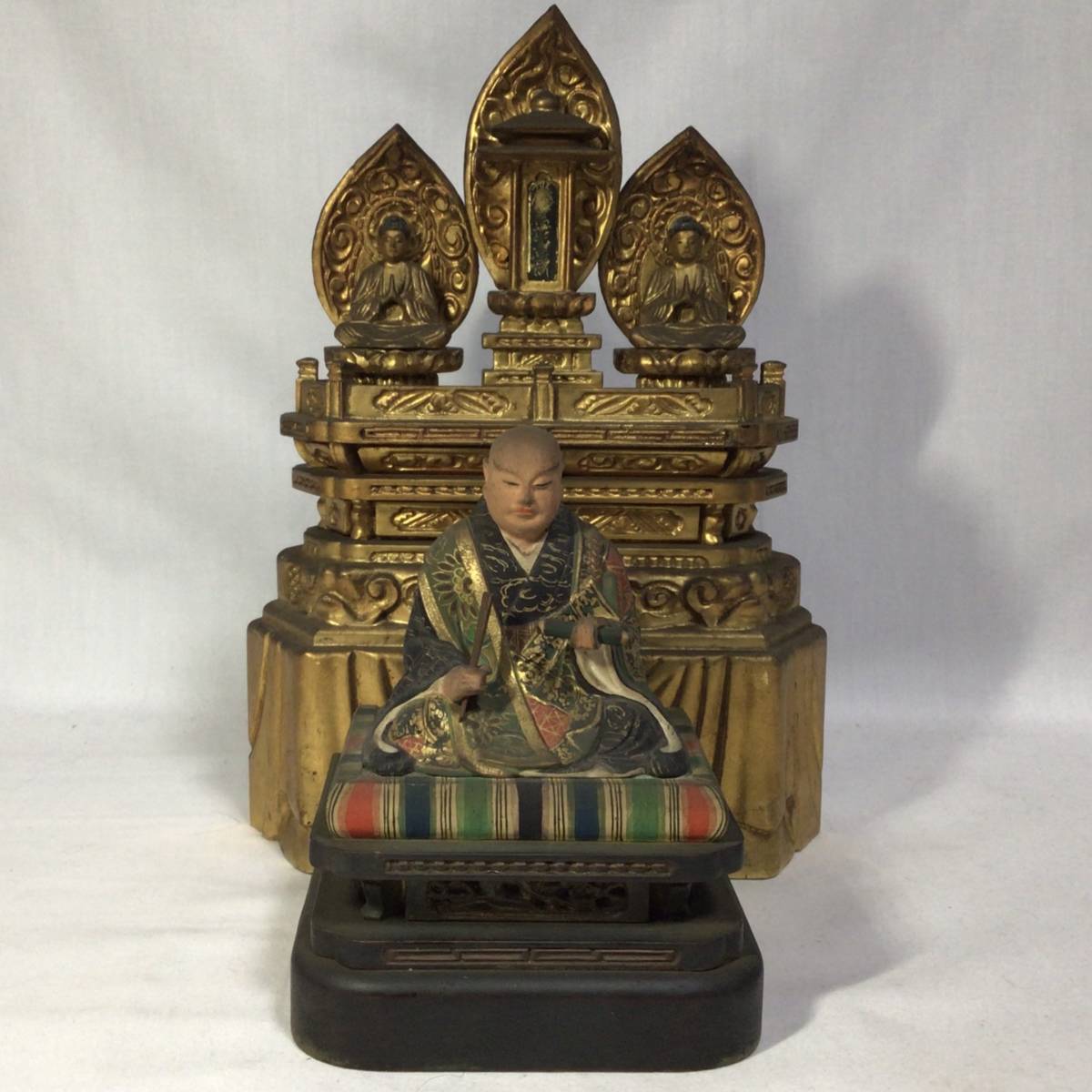 旧家よりの初出し　時代仏教美術　三宝尊　漆箔　日蓮聖人　木彫彩色　日蓮宗　日蓮上人　一塔両尊
