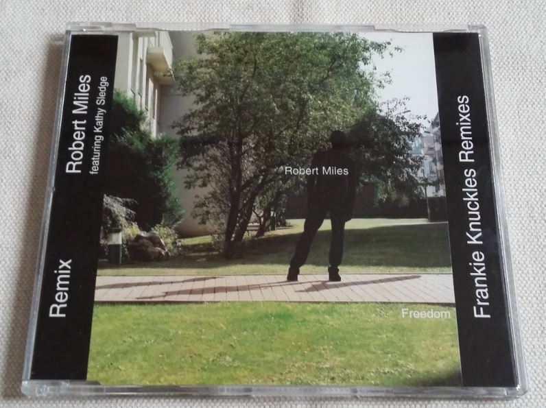 USMUS ★ 中古CD シングル ロバートマイルズ Robert Miles : Freedom 1997年 美品 ハウス Frankie Knuckles Kathy Sledge