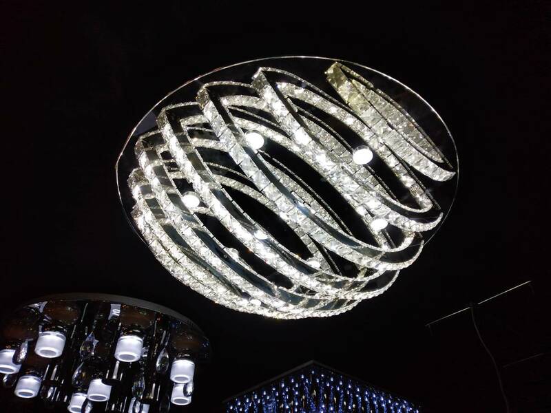 9078　最新型　LEDステンレスベース　デザインシャンデリア　85×85cm　シーリングタイプ 　展示品販売