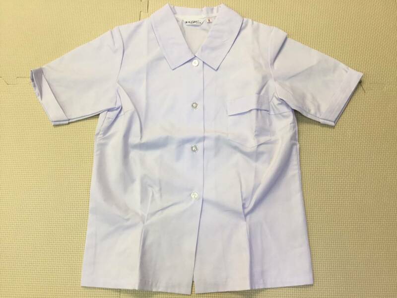 B-04 新品【制服 ブラウス 】サイズ S 白 半袖 ブラウス ■白■飾りボタン■栄光こじま■制服■中学校■高校■学生服■通学■