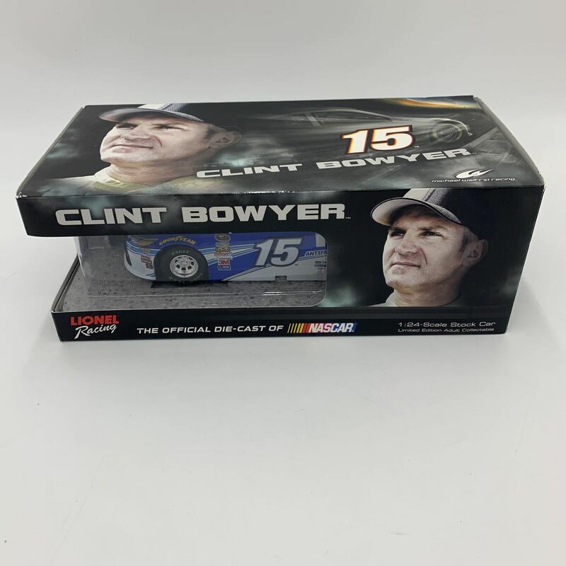LIONEL NASCAR COLLECTABLES 1:24-scale stock car Clint Bowyer #15 Peak 2015 Camry ナスカー　ライオネル　送料無料