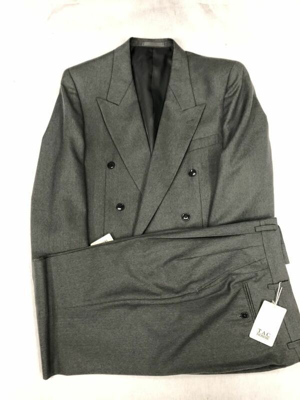 【新品】未使用　ダブル6ッ釦1ッ掛スーツ　サイズM(YA体5号相当) 総裏　ノーベント　袖釦3個　　　日本製　シルバーグレイ色