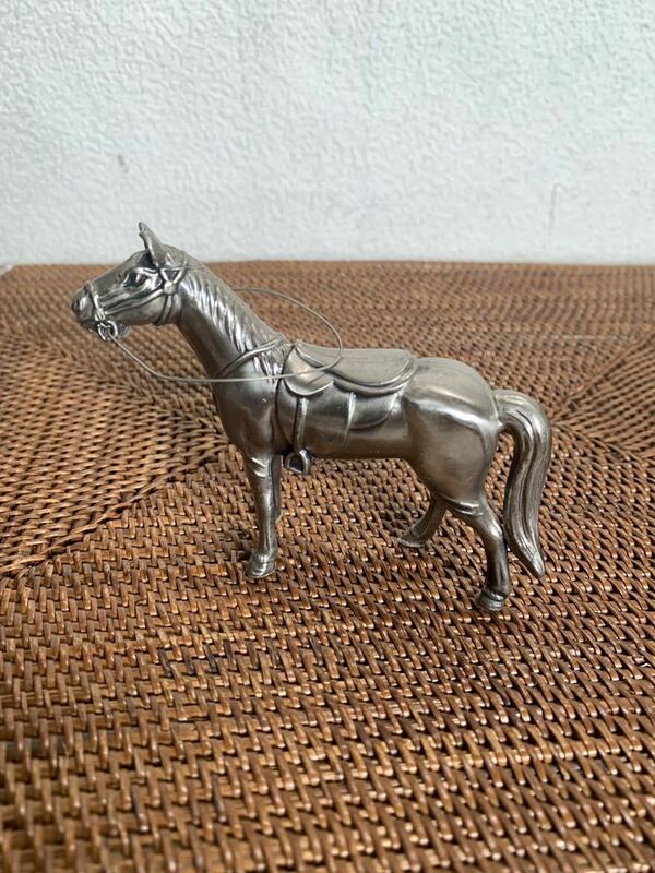 ◆金属製　馬の置物◆A-1056
