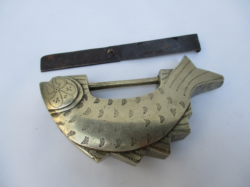 ■ 魚型 錠前　鍵 真鍮 ■ 金庫 蔵 金具 道具 №7017■