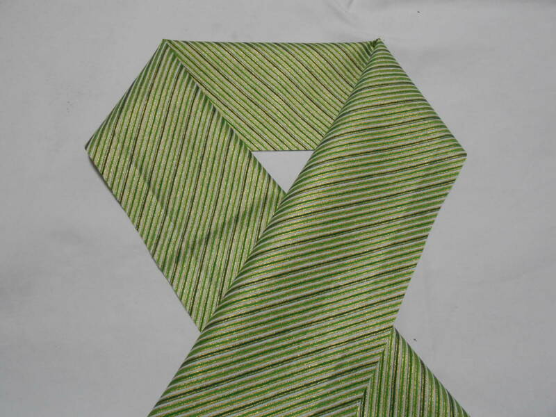 木綿の半衿、金と緑の斜めストライプ